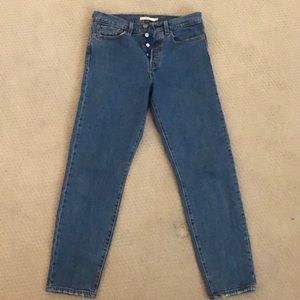Levi’s Wedgie fit / Charleston wash/  size 28